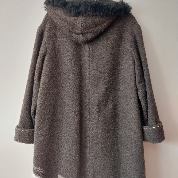 Vintage Winter Coat With Fur Trim - Picture 5 of 7